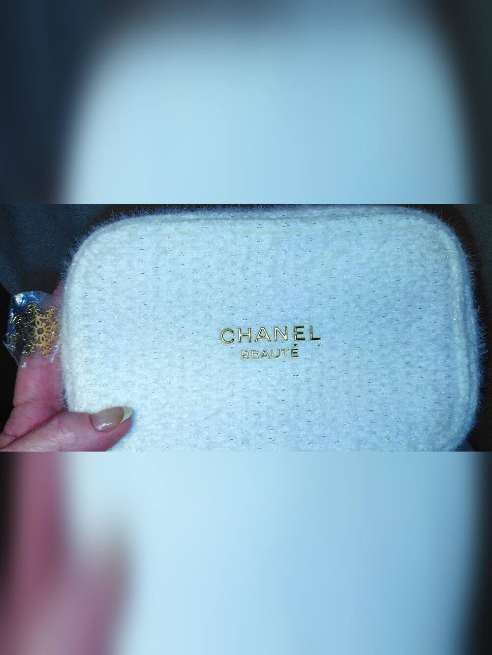 Nwt CHANEL Beauté White Zippered Quilted Cosmetic Pouch 8"x5" - Picture 7 of 9
